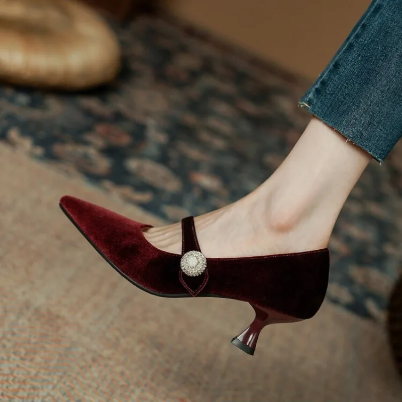 Womens Heels - النبيذ الأحمر أشار تو ماري جين
