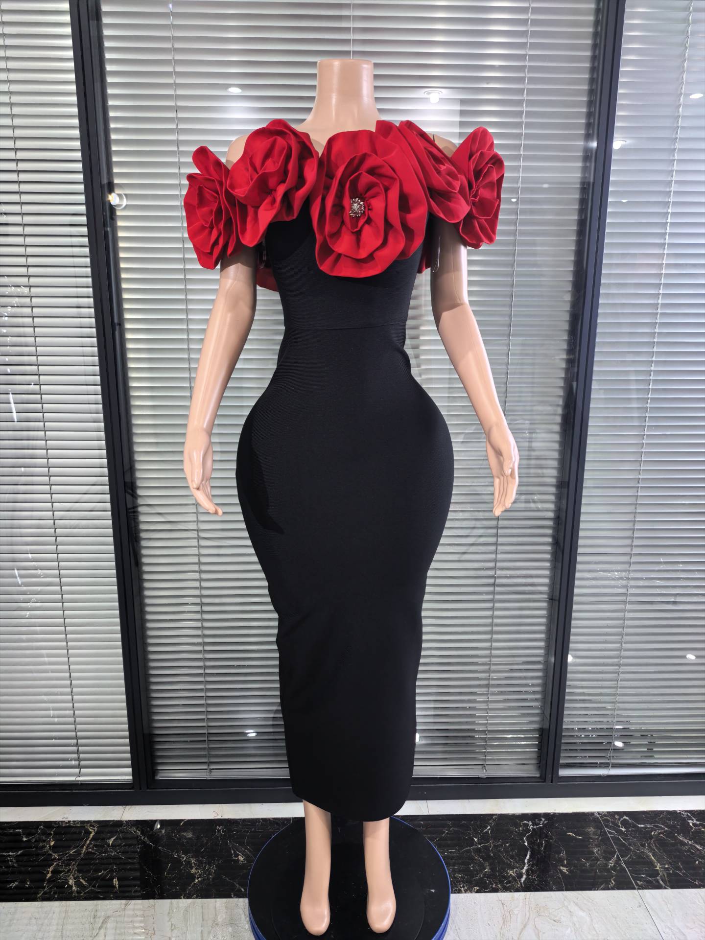 Women'S Red Formal Wear - أحمر أبيض المرأة مثير حمالة الأزهار
