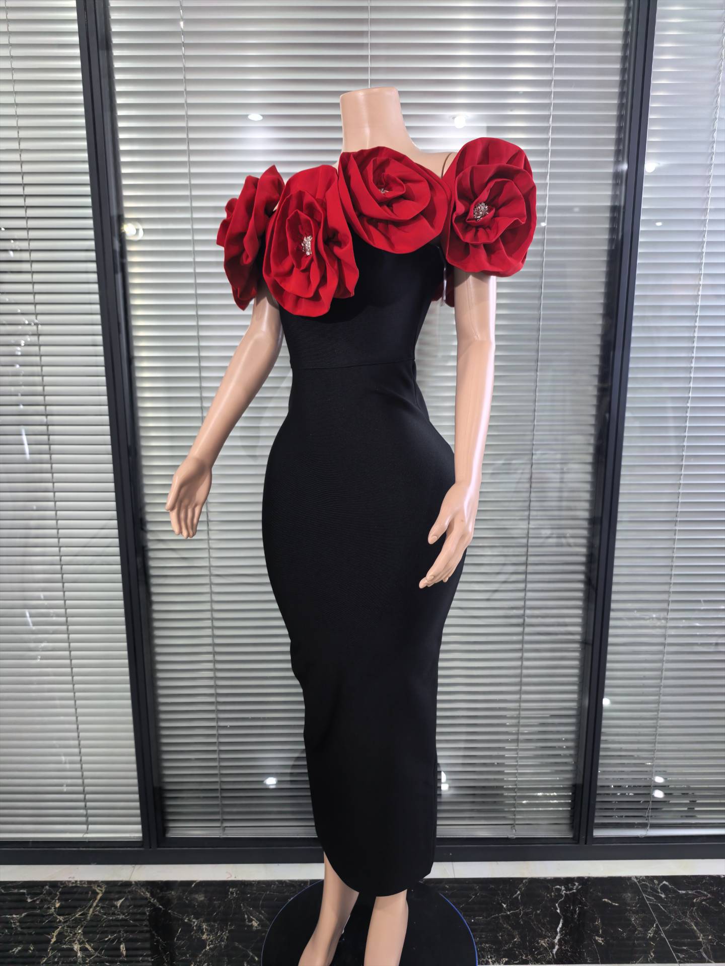 أحمر أبيض المرأة مثير حمالة ال - مراجعة Women'S Red Formal Wear وسعره