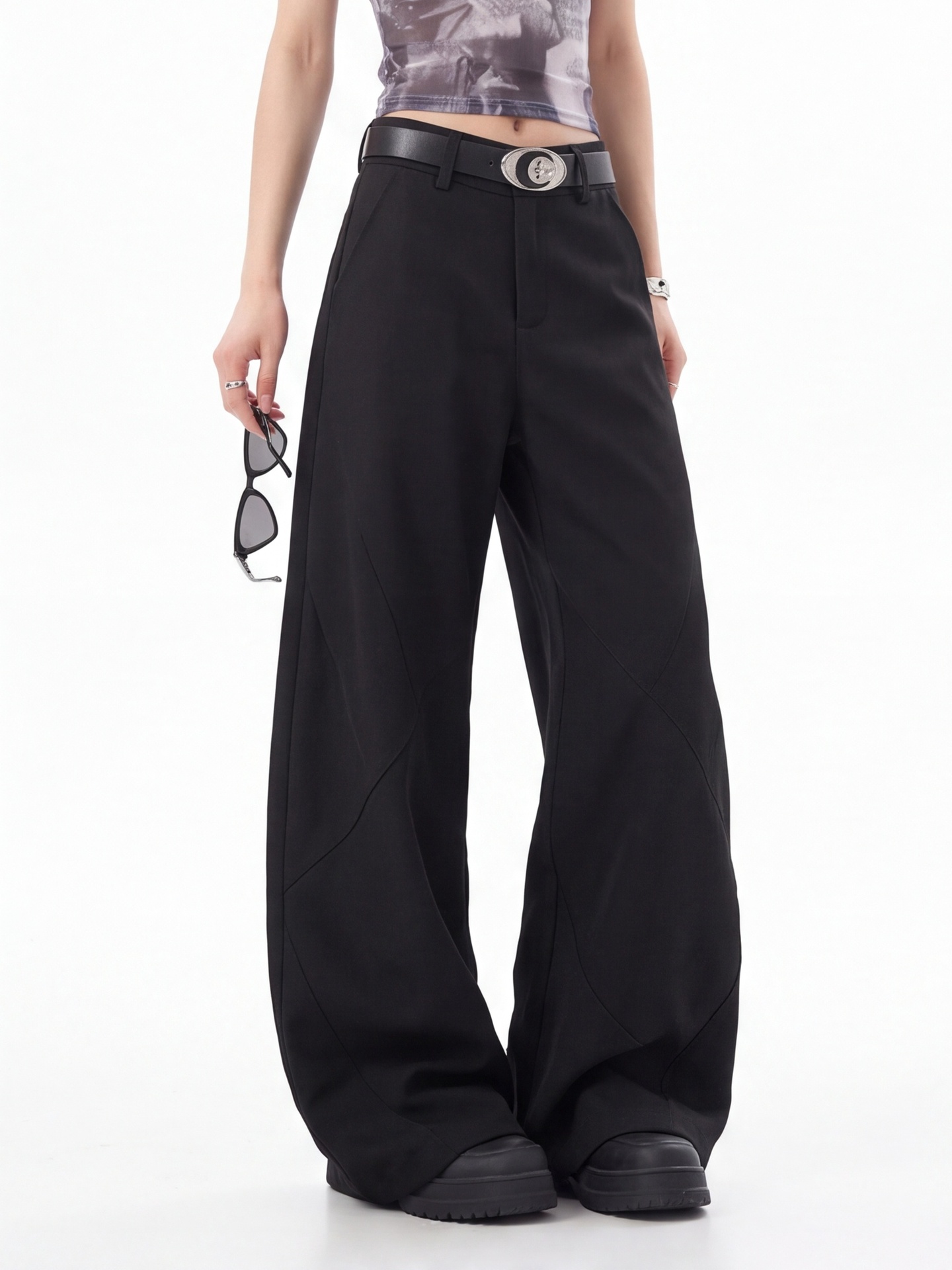 بنطلون نسائي أسود بخصر عالٍ من - مراجعة Tailored Trouser Wide وسعره