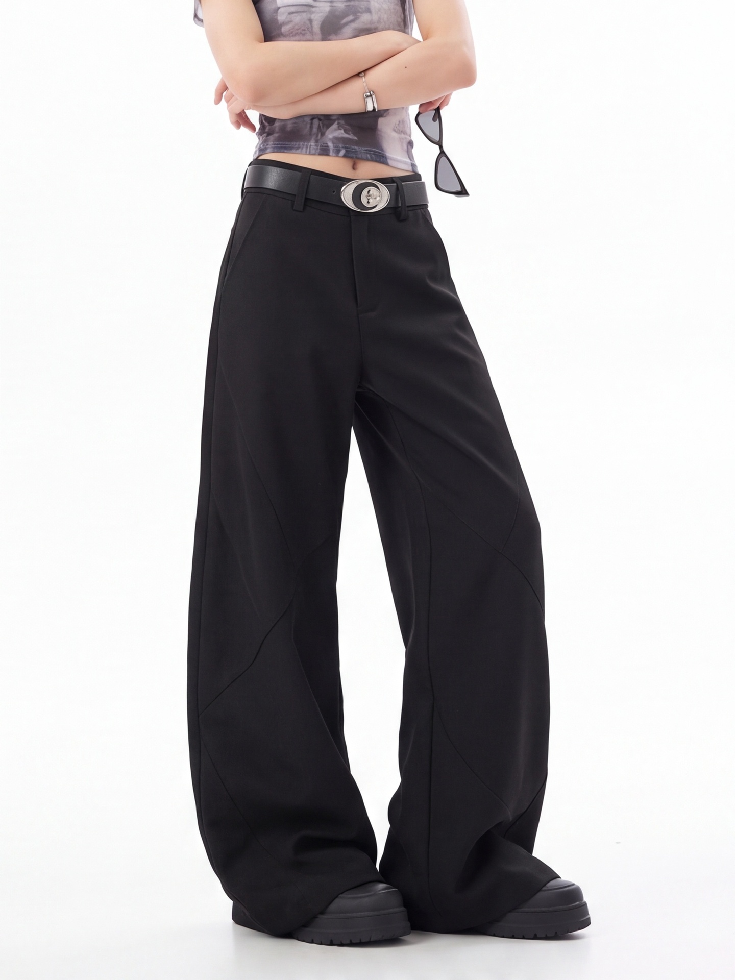 بنطلون نسائي أسود بخصر عالٍ من - مراجعة Tailored Trouser Wide وسعره