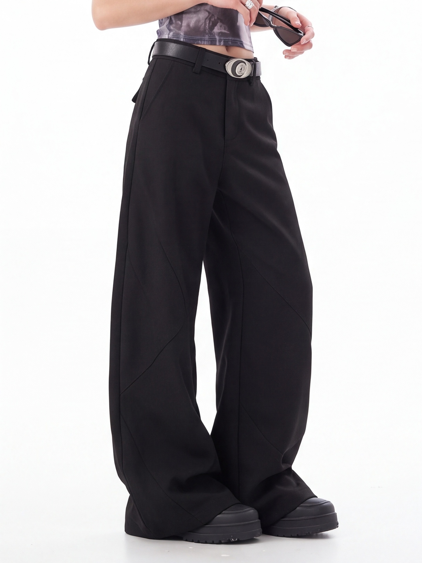 بنطلون نسائي أسود بخصر عالٍ من - مراجعة Tailored Trouser Wide وسعره